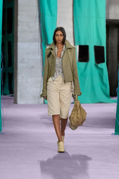 Look 24
